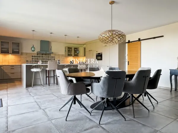 Maison 7 pièces 197 m²