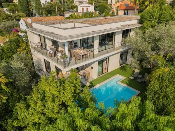 Maison 4 pièces 243 m² 