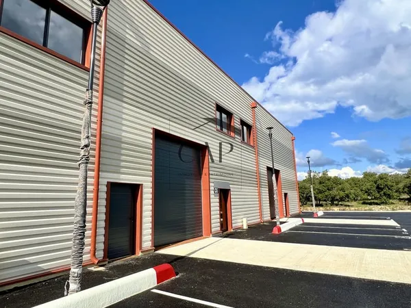 Local d'activité 231m2 construction neuve zone industrielle de Signes Le Castellet