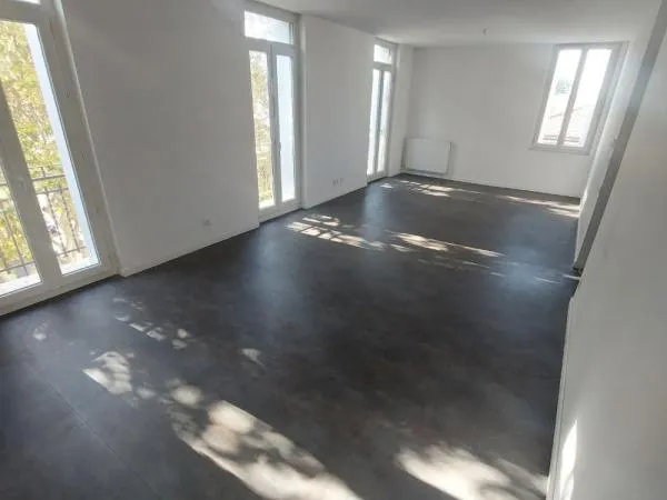 Appartement T4 de 90 m2 Secteur Gare Immeuble rénové avec ascenseur 