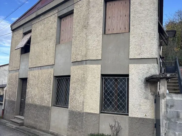 Immeuble commercial 3 pièces 540 m² 