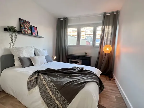 Appartement Location Paris 12e Arrondissement 5p 23m² 950€