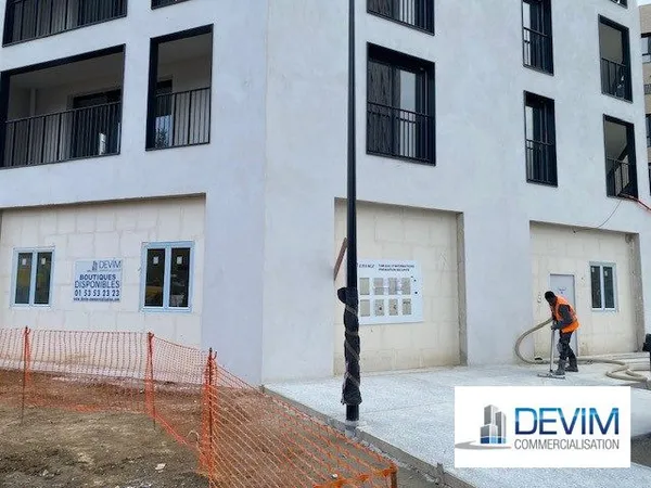 Local commercial 155 m² 