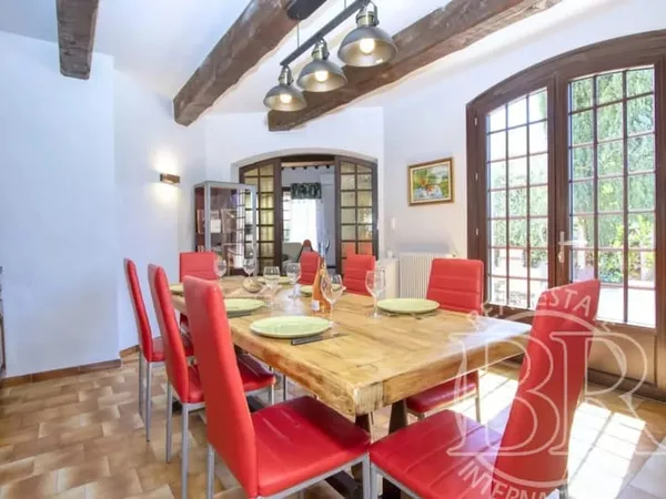 A VENDRE La Ciotat Les Ombelles maison 200 m² avec la piscine 