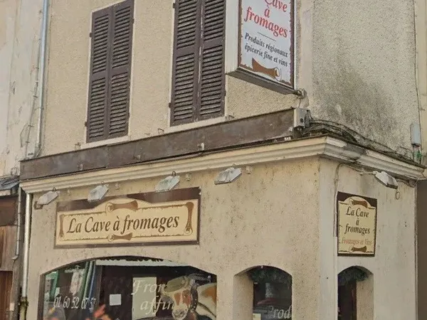 PROVINS 77160. 