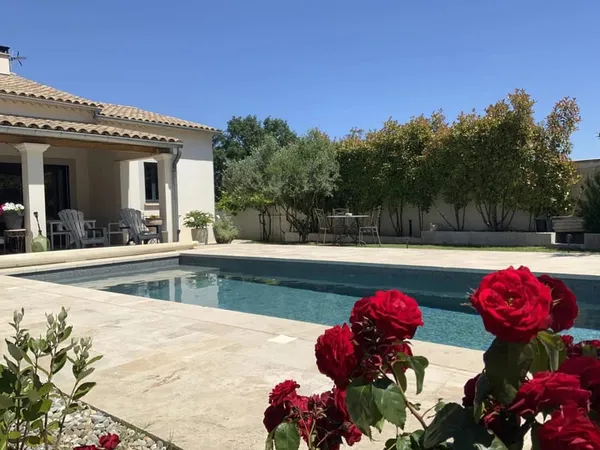 Villa 4 chambres avec piscine. 