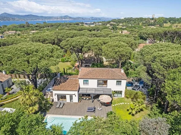 Maison 5 pièces 250 m² 