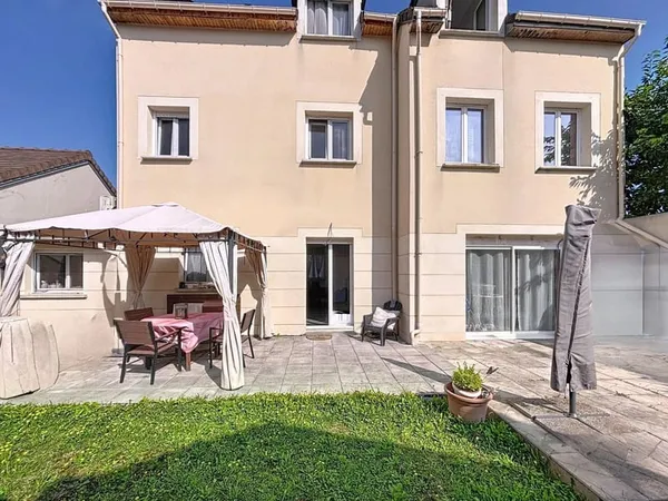 Maison 8 pièces 160 m²