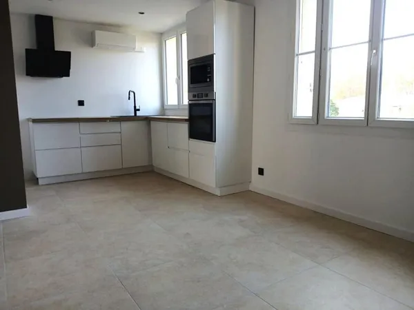 Appartement T3 rénové de 45.32 m² - Brignoles 