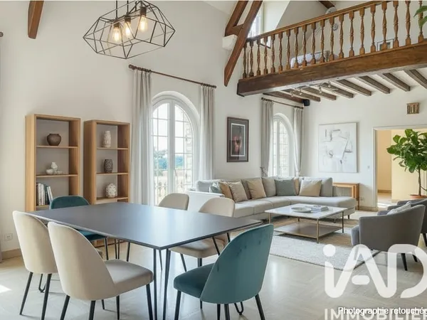 Maison 8 pièces 230 m²