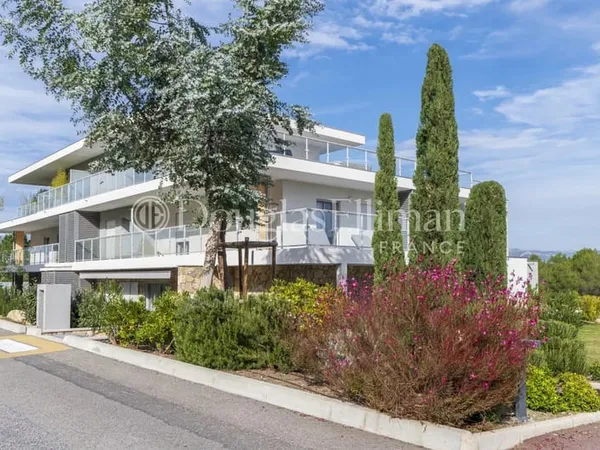 SOPHIA ANTIPOLIS - Appartement de 3 Chambres 