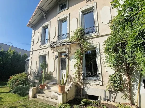 Maison/Villa 8 pièces 