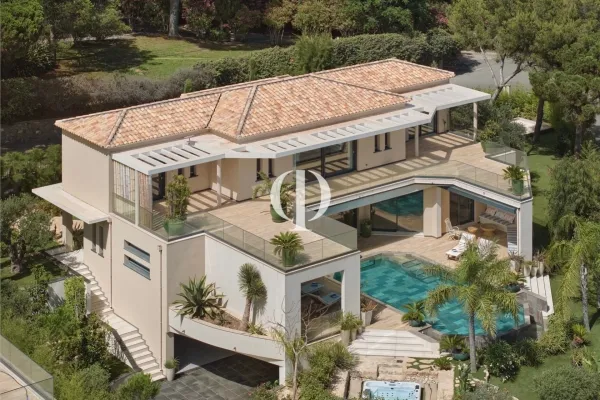 Villa à quelques pas de la mer dans un domaine privé 