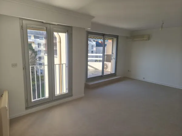 A VENDRE 2P 58m2 TRAVERSANT LES HESPERIDES ANGERS FOCH 