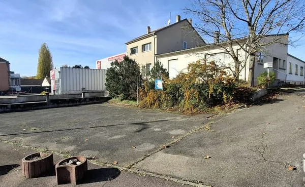 Immeuble commercial 3 pièces 186 m² 