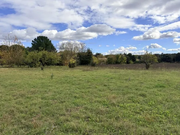 Terrain Vente Saint-Quentin-la-Poterie  300m² 74900€