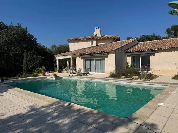 Exclusieve villa in Provence met mogelijkheden voor B&B of welln 