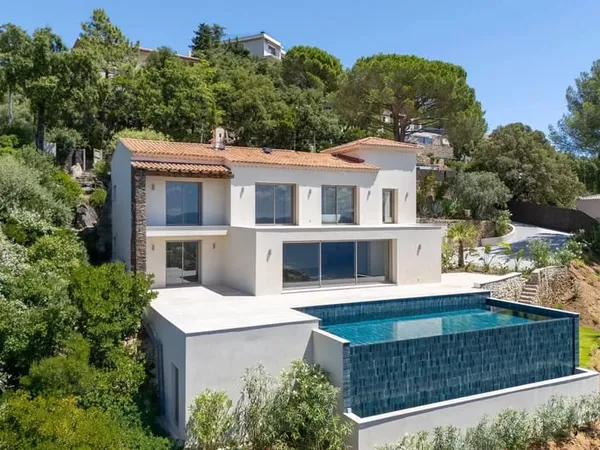 4 chambres - Villa - Var - À vendre - MZiSM175 