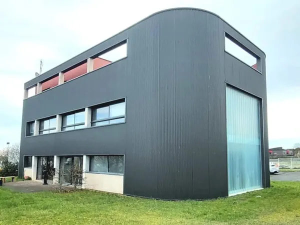 Immeuble de 500 m² à la location 