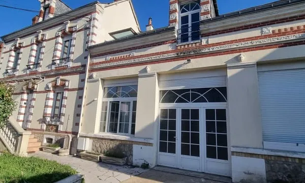 Maison d'environ 260 m2 