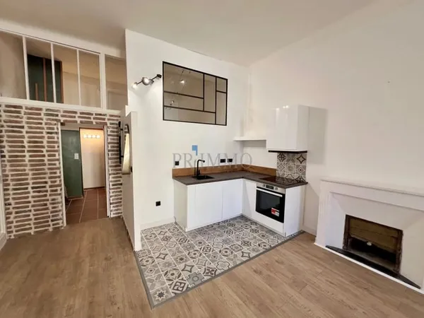 Grand T1 de 47 m2, avec une chambre, Fréjus Centre Historiqu
