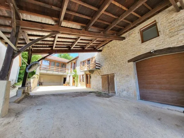 Maison Vente Lagnieu 10p 333m² 356000€
