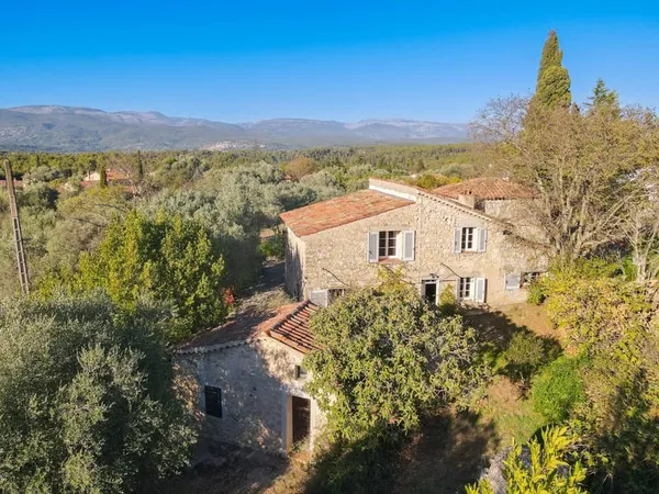 Maison 2 pièces 153 m² 