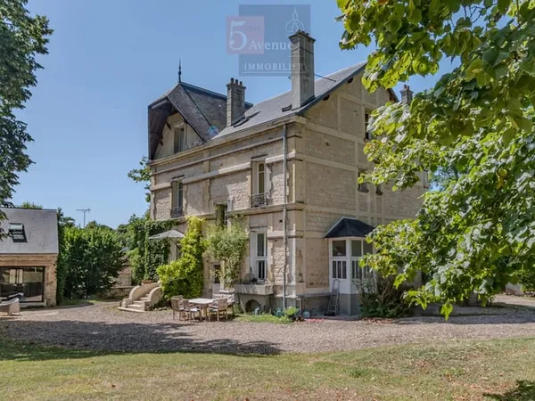 Vaste Maison ancienne avec maison de gardien et maison d'ami 