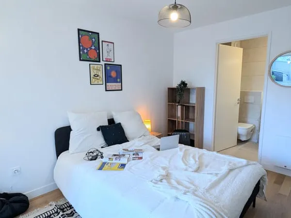 Appartement Location Clichy 4p 23m² 860€