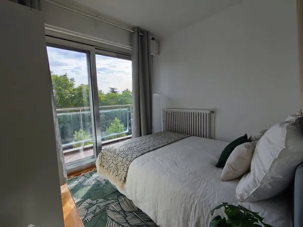 Appartement Location Neuilly-sur-Seine 4p 18m² 950€