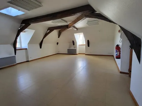 Bureau Location Onet-le-Château   600€
