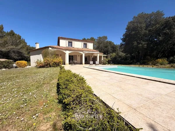 PROPRIETE AVEC MAISON ET STUDIO - PISCINE 