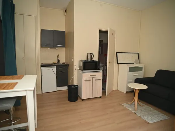 STUDIO Pont Cardinet,Idéal pied-à-terre. Emplacement de 1er choix. 