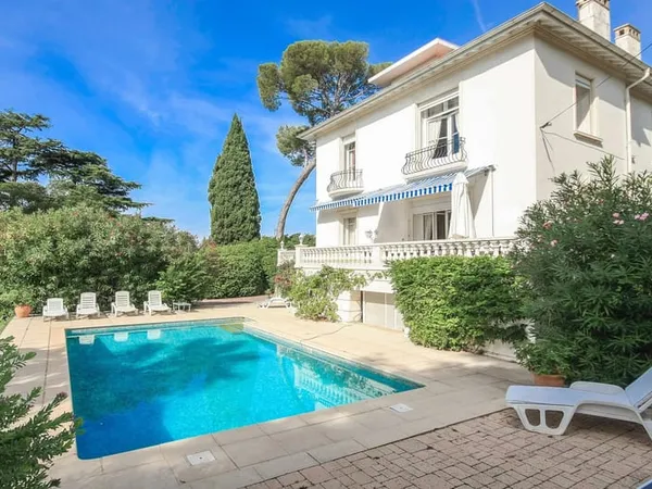 Maison 8 pièces 350 m² 