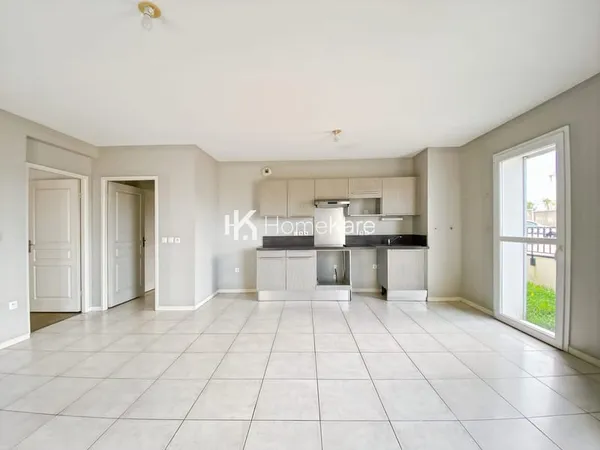 APPARTEMENT T3 LUMINEUX AVEC PLACES DE PARKING ET EXTERRIEUR PRI 