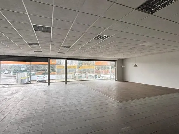 Bureaux 5 pièces 750 m² 
