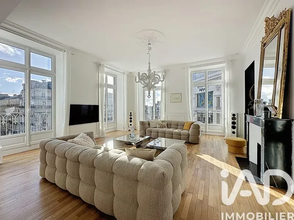 Appartement 4 pièces 153 m²