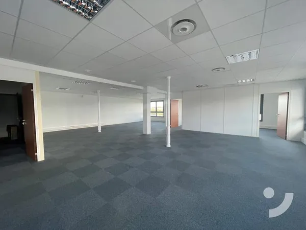 À louer 188 m2 SU de bureaux fonctionnels à Châlons-en-Champagne 