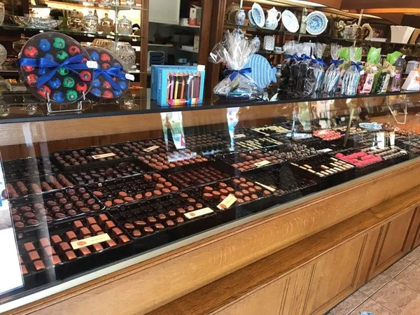 Fonds de commerce à vendre - Chocolats, Confiserie et articles de cadeaux - Mandelieu-la-Napoule 