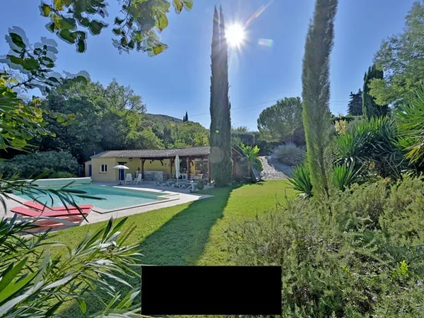 Maison 4 pièces 300 m² 