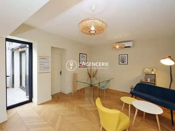 Local professionnel 67 m² 