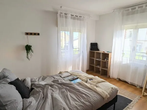 Appartement Location Puteaux 6p 27m² 820€