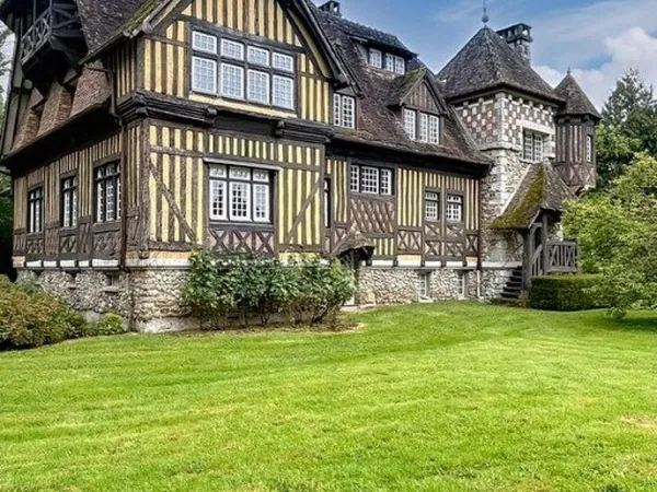 Maison 15 pièces 400 m²