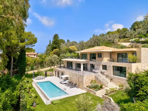 Maison 8 pièces 372 m² 