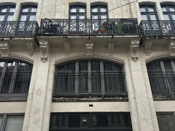 Loft 250 m2 avec Atelier - Plein Coeur de Nevers 