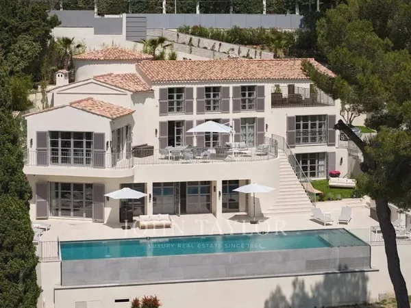 CANNES / LE CANNET - Superbe villa rénovée avec vue mer panoramique 