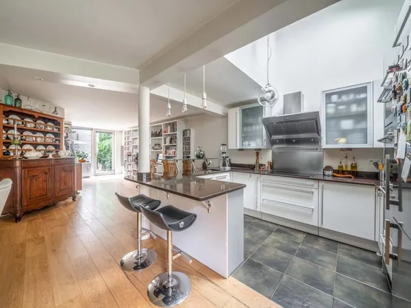 Appartement 5 pièces 162 m² 
