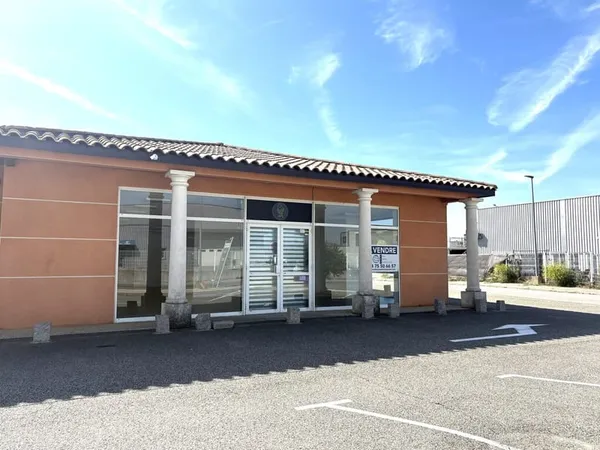 AFFAIRE à SAISIR Local commercial/bureaux 207m² - MONTELIMAR 