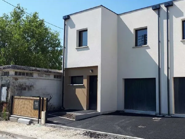 Maison Location Talence   605€