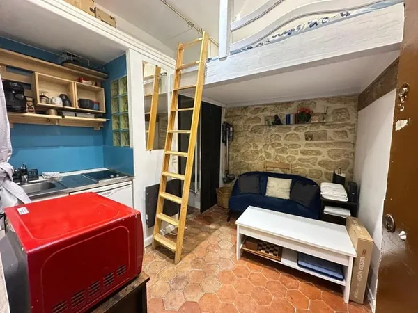 Une Pièce -Paris 4 - 11 m² 